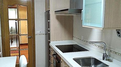 Foto 3 de Piso de alquiler en Avenida Da Coruña, 189, A Milagrosa, Lugo Capital