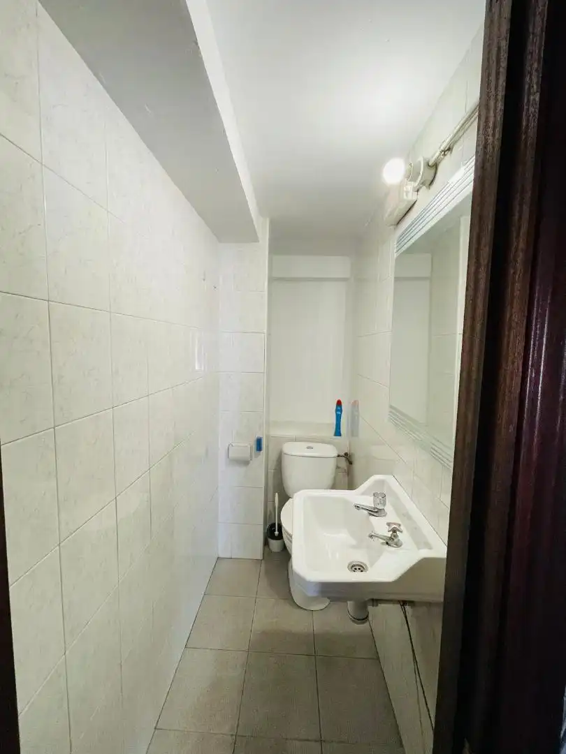 Bathroom of Commercial properties for rent in Zamora Capital 