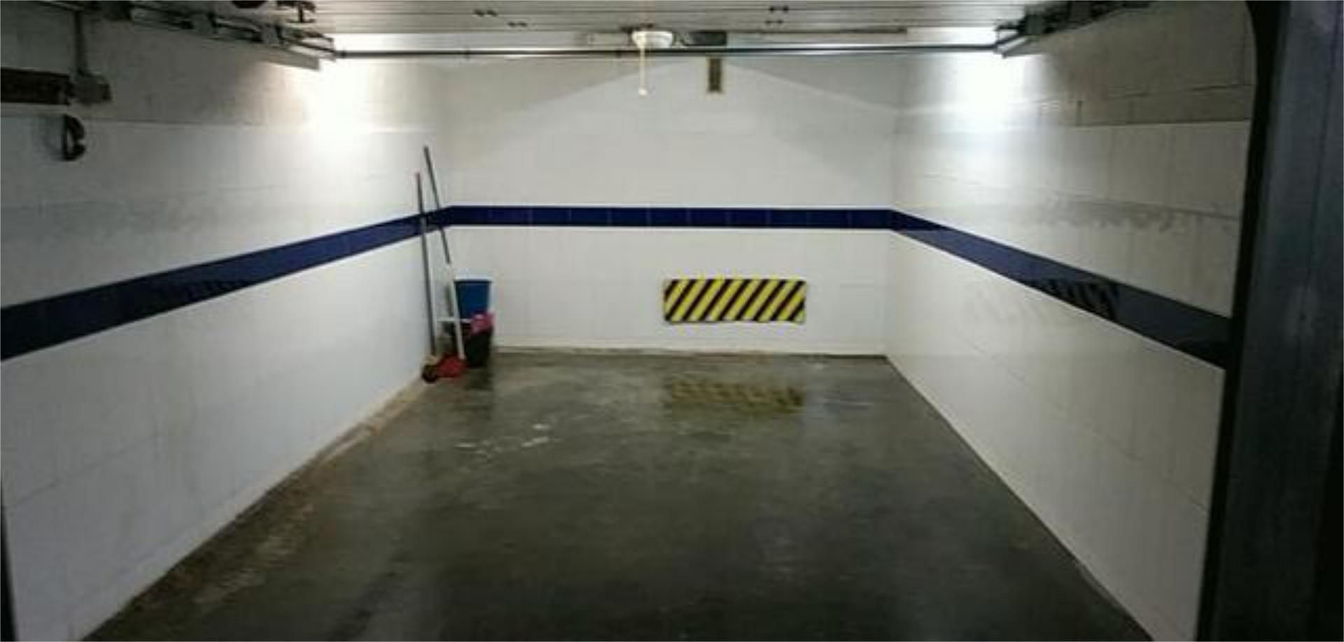 Plazas de garaje de alquiler baratos en Cercanías Estadio, Cádiz | fotocasa