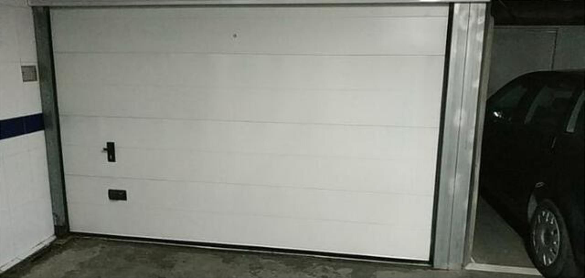 Plazas de garaje de alquiler baratos en Cercanías Estadio, Cádiz | fotocasa