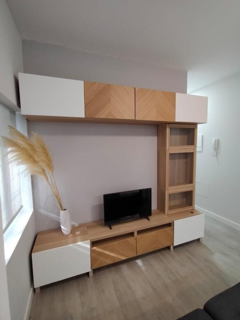 Living room of Flat to rent in  Madrid Capital  with Air Conditioner, Heating and Furnished