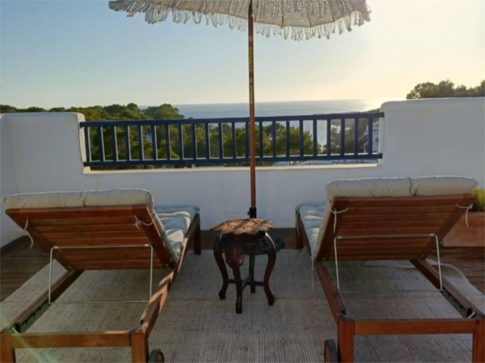 Apartamento de alquiler en Carrer Coralmar, 3, Cala Vedella - Cala Tarida Terraza de Apartamento de alquiler en Sant Josep de sa Talaia con Aire acondicionado, Terraza y Piscina