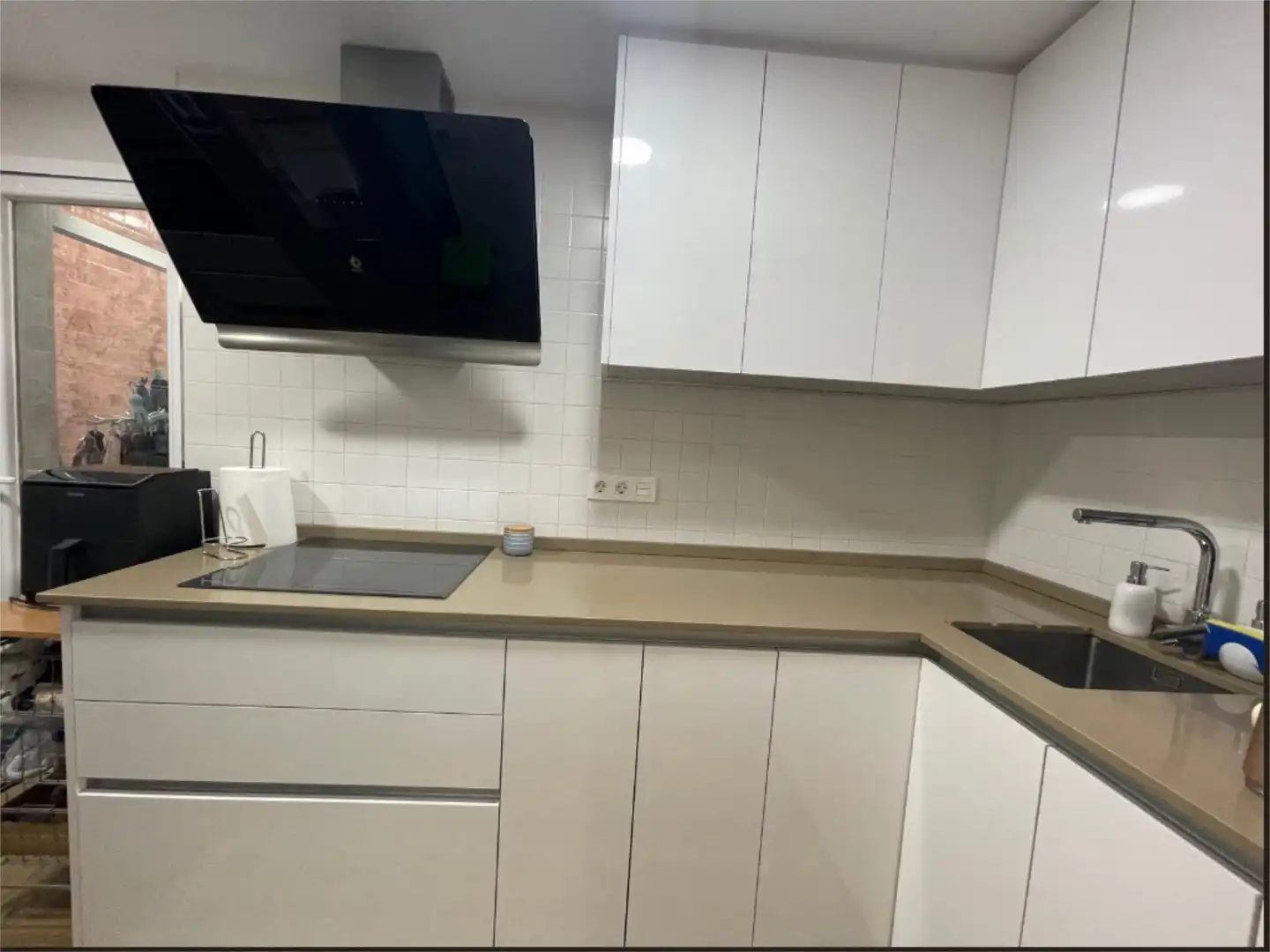Flat for sale in Calle el Trevenque, 30, Crta. De la Sierra Kitchen of Flat for sale in Granada with Parquet flooring and Balcony