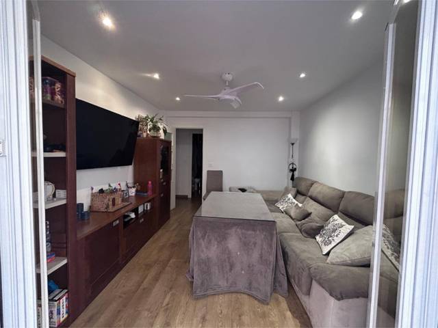 Piso en Venta en Calle el Trevenque, 30 en Crta. De la Sierra