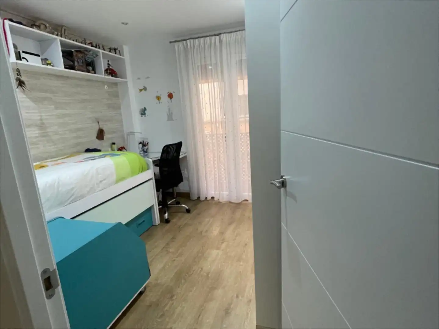 Flat for sale in Calle el Trevenque, 30, Crta. De la Sierra Bedroom of Flat for sale in Granada with Parquet flooring and Balcony