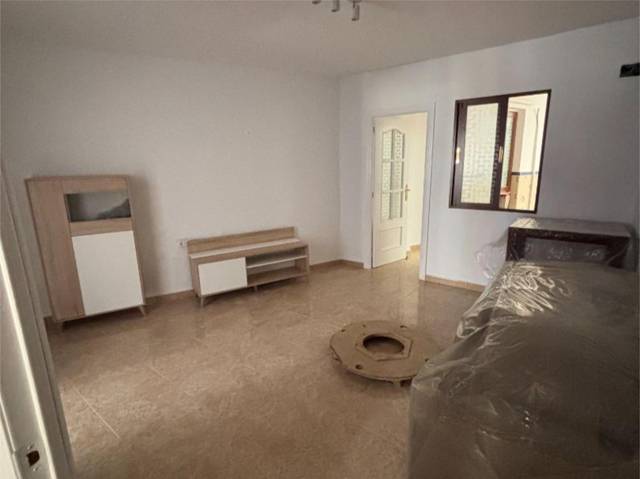 Piso en Alquiler en Avenida la Paz, 41 en Torredonjimeno