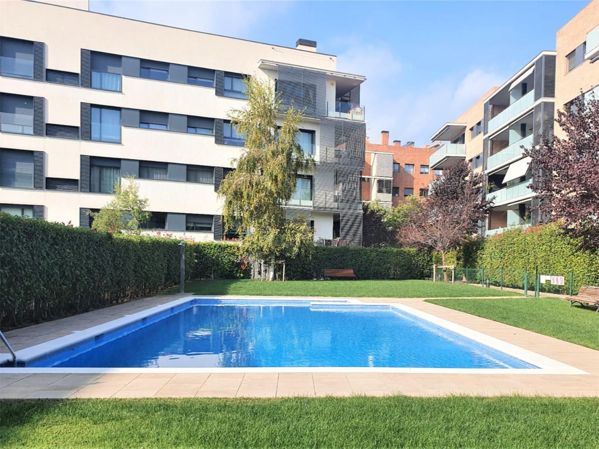 Piscina de Pis de lloguer en Sant Cugat del Vallès amb Aire condicionat, Calefacció i Parquet
