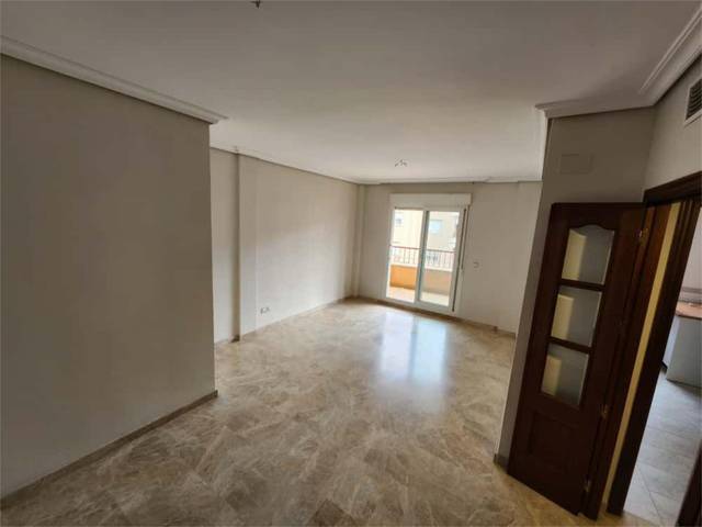 Piso en Alquiler en Calle María la Judía, 12 en Tablero Bajo - Arruzafilla