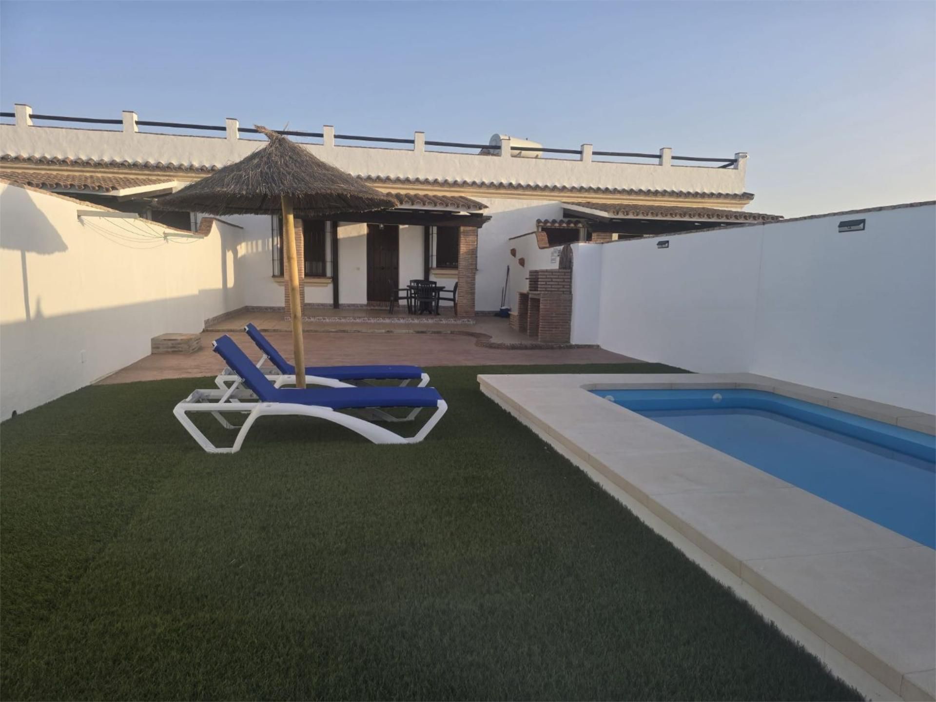 Swimming pool of Single-family semi-detached to rent in Conil de la Frontera  with Air Conditioner, Heating and Terrace