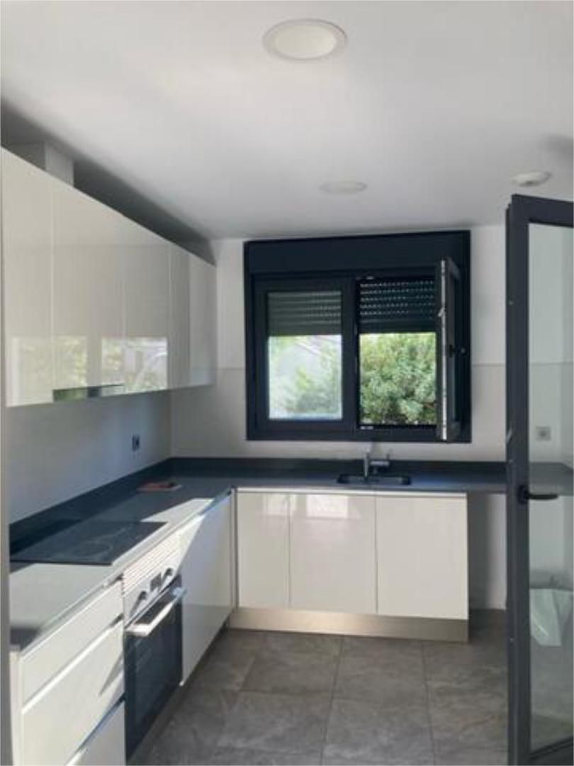 Cuina de Pis de lloguer en  Sevilla Capital amb Jardí privat, Terrassa i Piscina