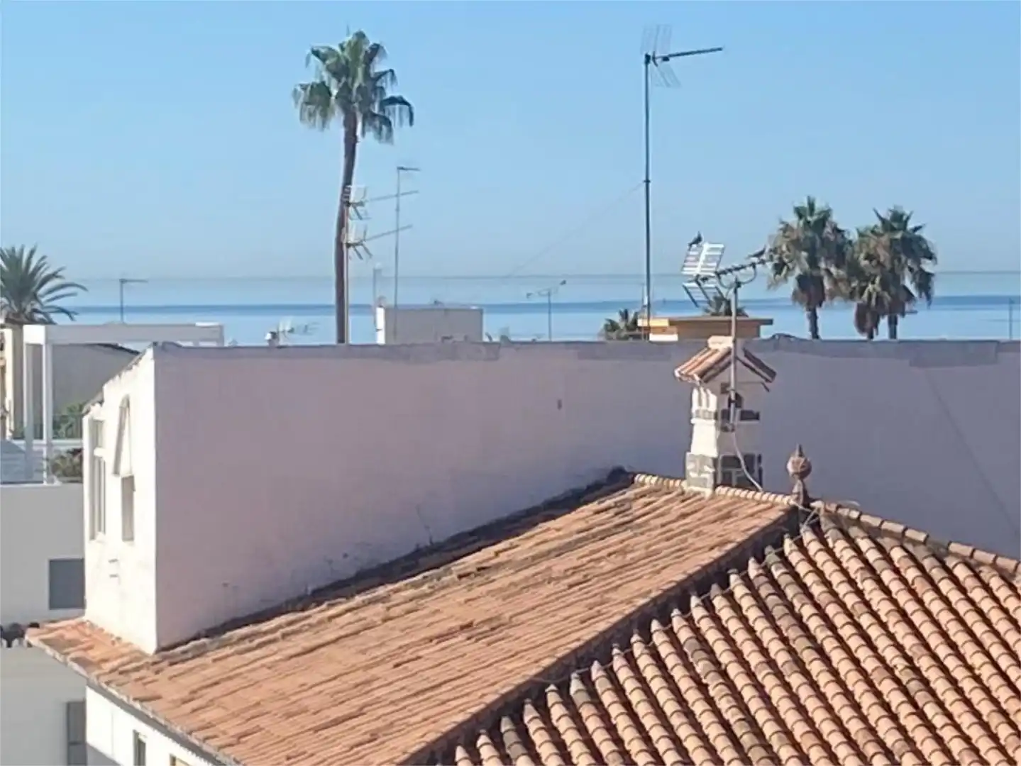 Pis de lloguer a Calle Herrera, 14, Pedregalejo - Morlaco Vista exterior de Pis de lloguer en Málaga amb Aire condicionat, Calefacció i Jardí privat