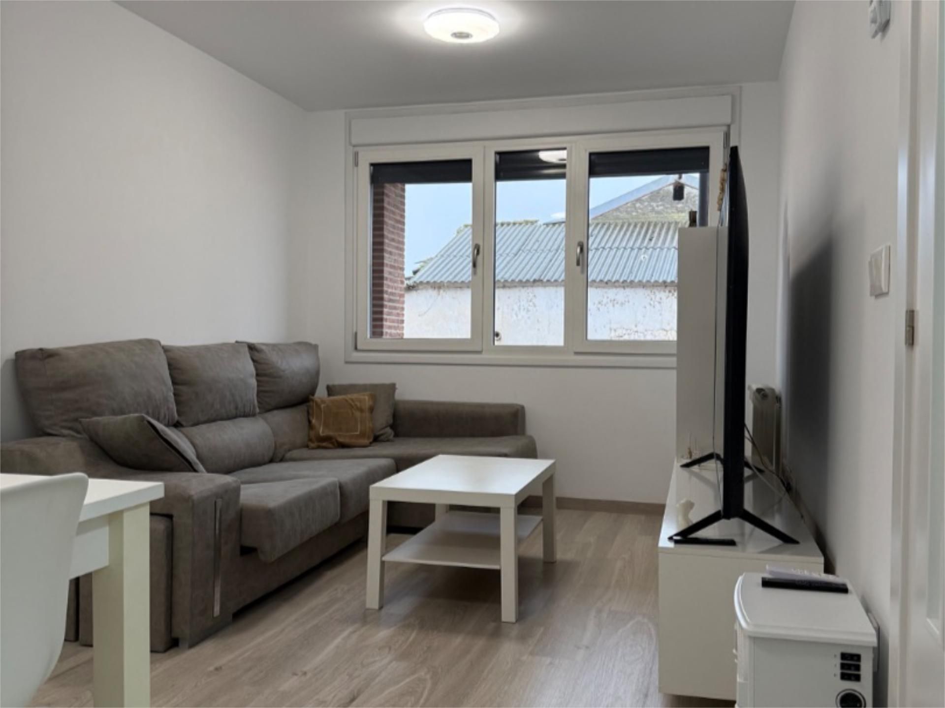 Living room of Flat for sale in Santovenia de Pisuerga  with Heating, Parquet flooring and Terrace