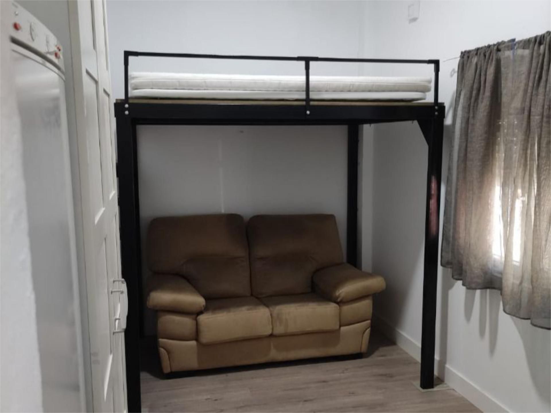 Bedroom of Flat to rent in  Sevilla Capital  with Air Conditioner, Heating and Parquet flooring