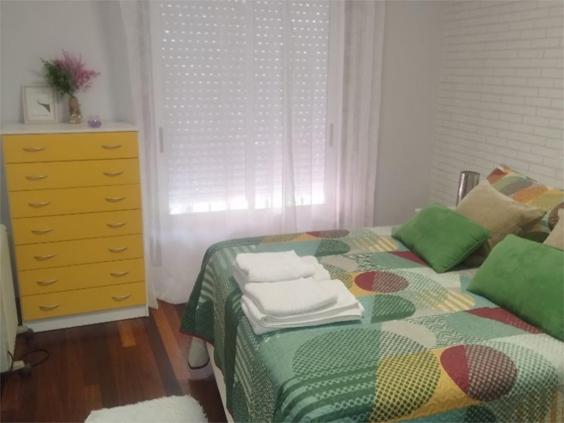 Bedroom of Flat to rent in Vilagarcía de Arousa  with Parquet flooring and Furnished