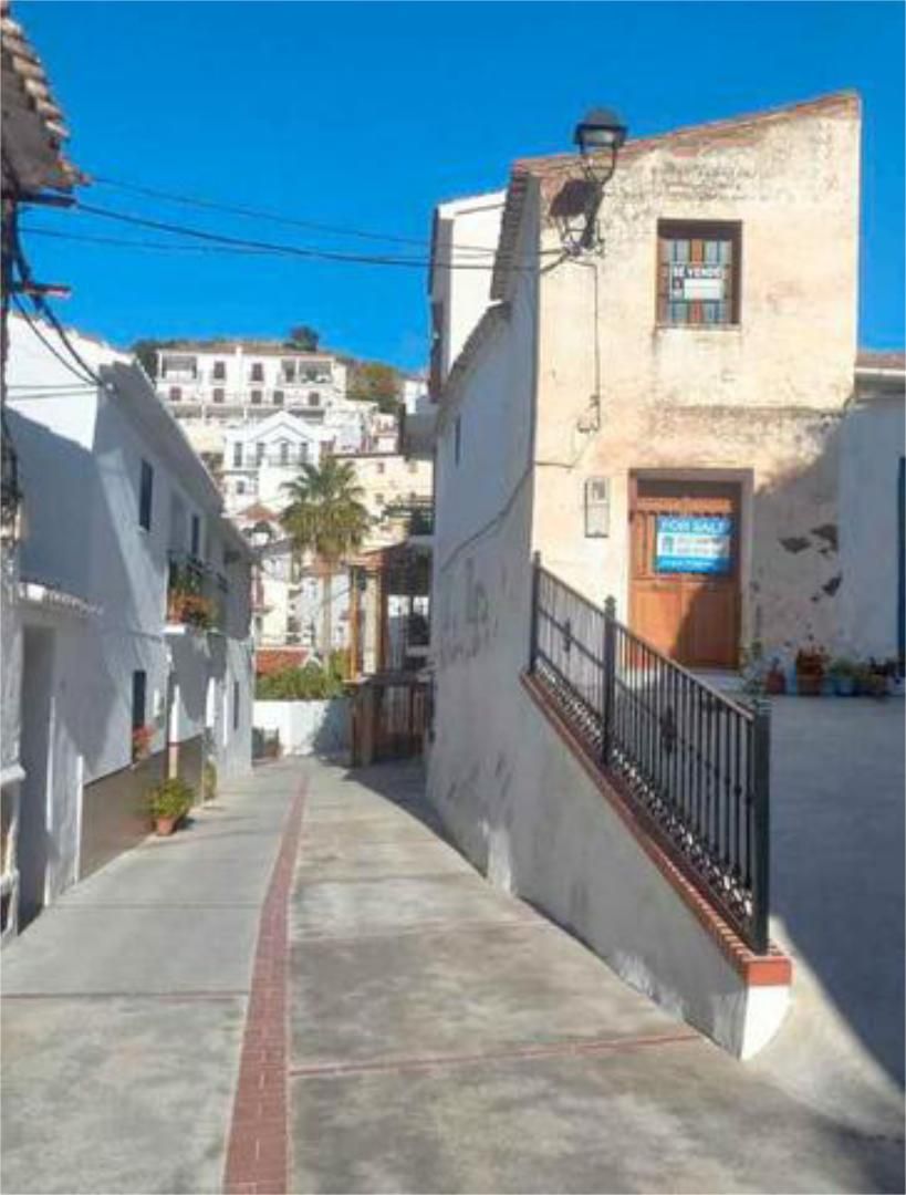 Casa o xalet en venda a Sedella Vista exterior de Casa o xalet en venda en Sedella