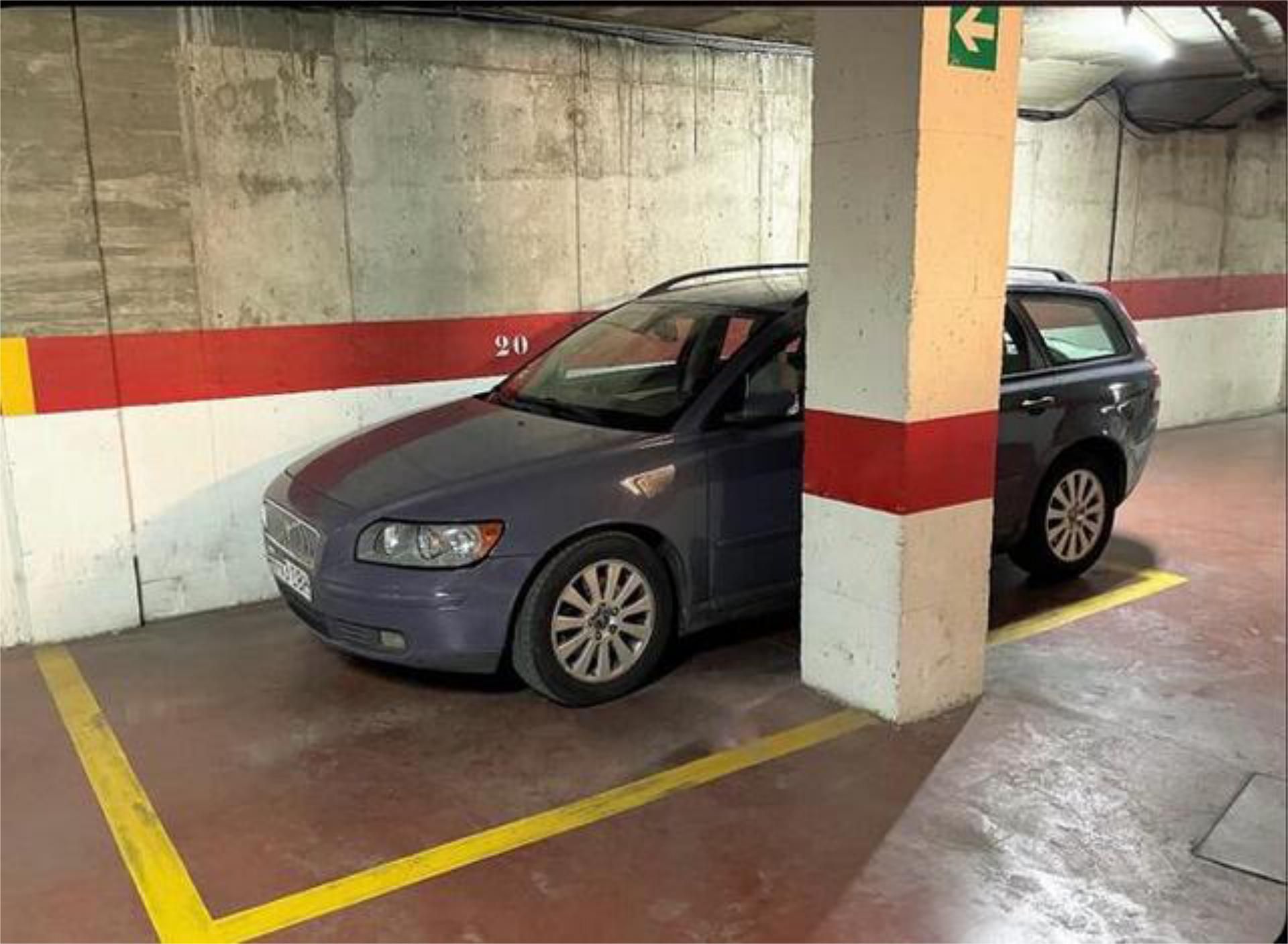 Aparcament de Garatge de lloguer en  Sevilla Capital