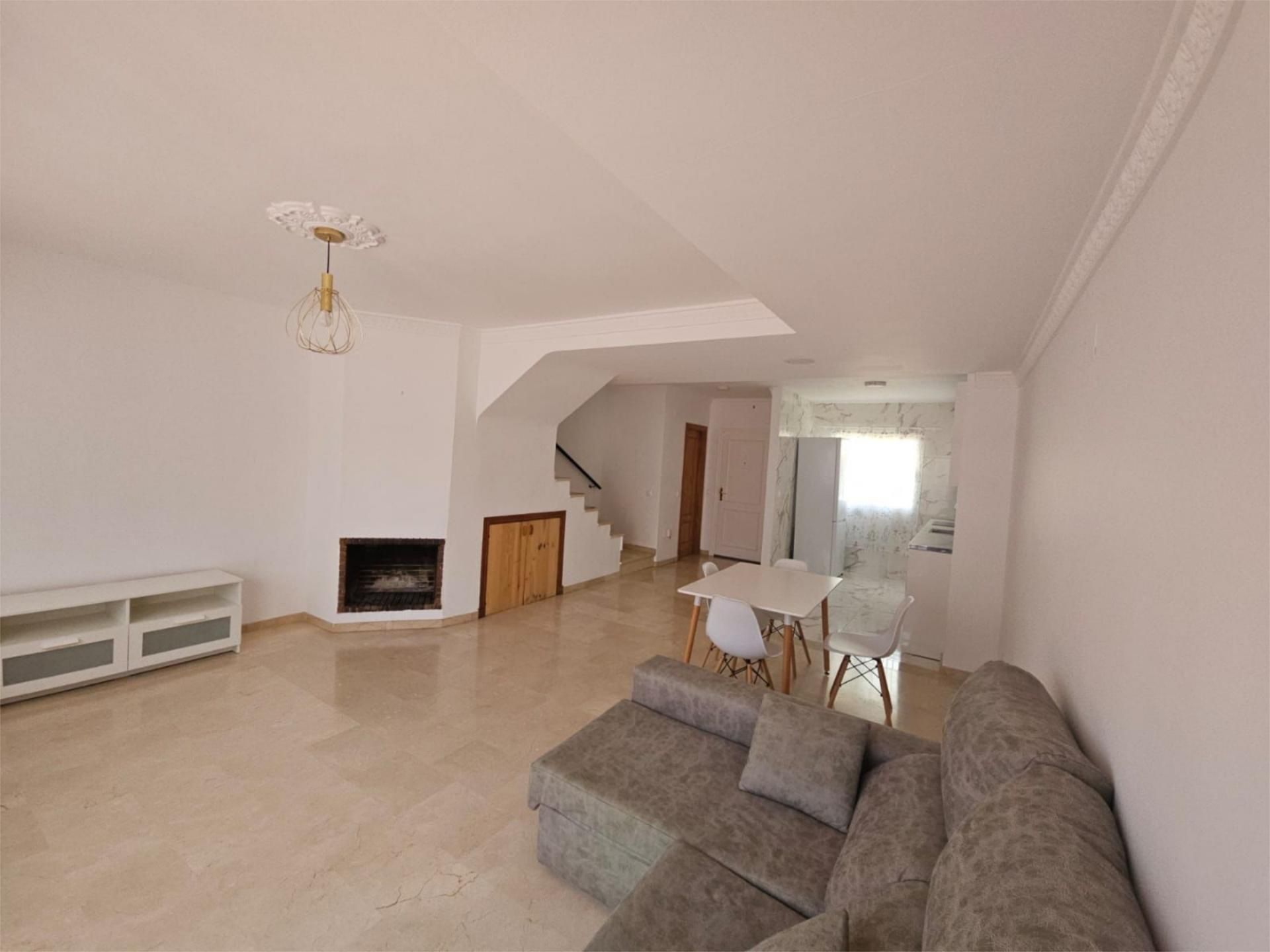 Single-family semi-detached to rent in Desconocido, Bello Horizonte - Lindasol