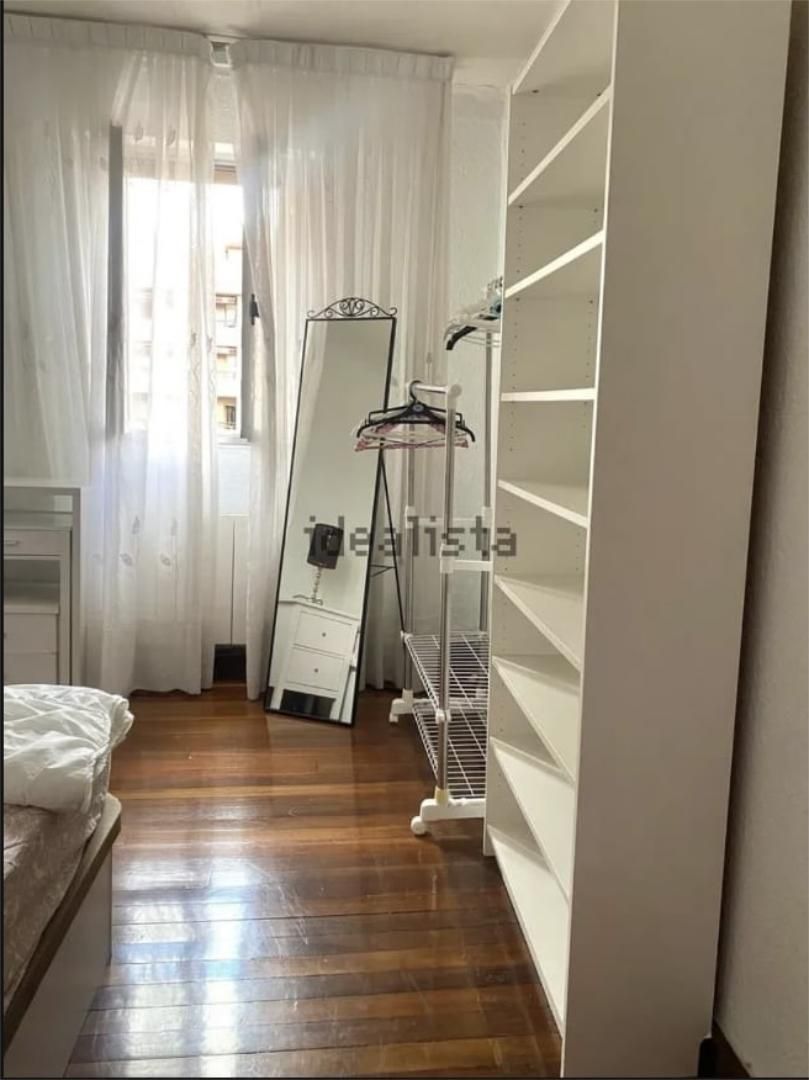 Dormitori de Pis per a compartir en Basauri  amb Moblat