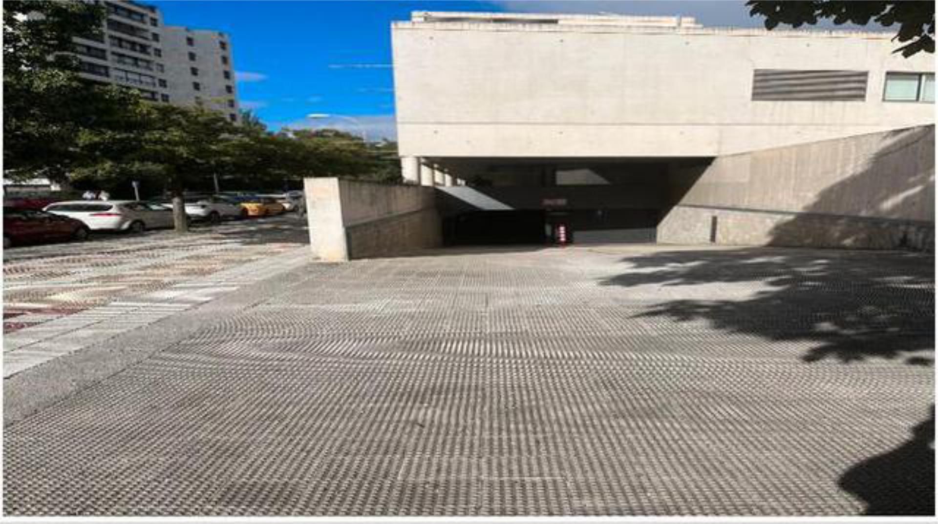 Exterior view of Garage to rent in  Pamplona / Iruña