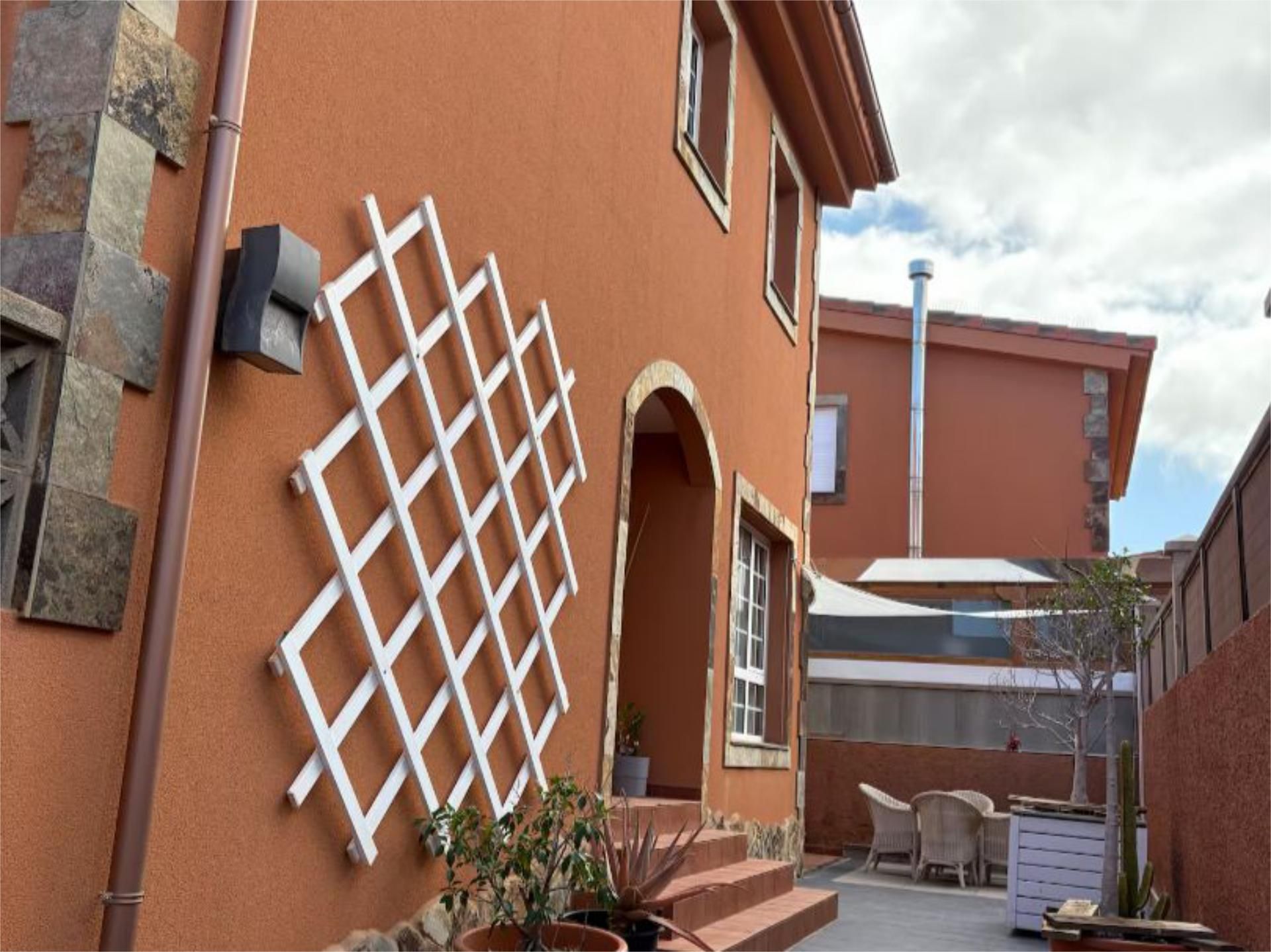 Vista exterior de Dúplex en venta en Telde con Parquet, Terraza y Trastero