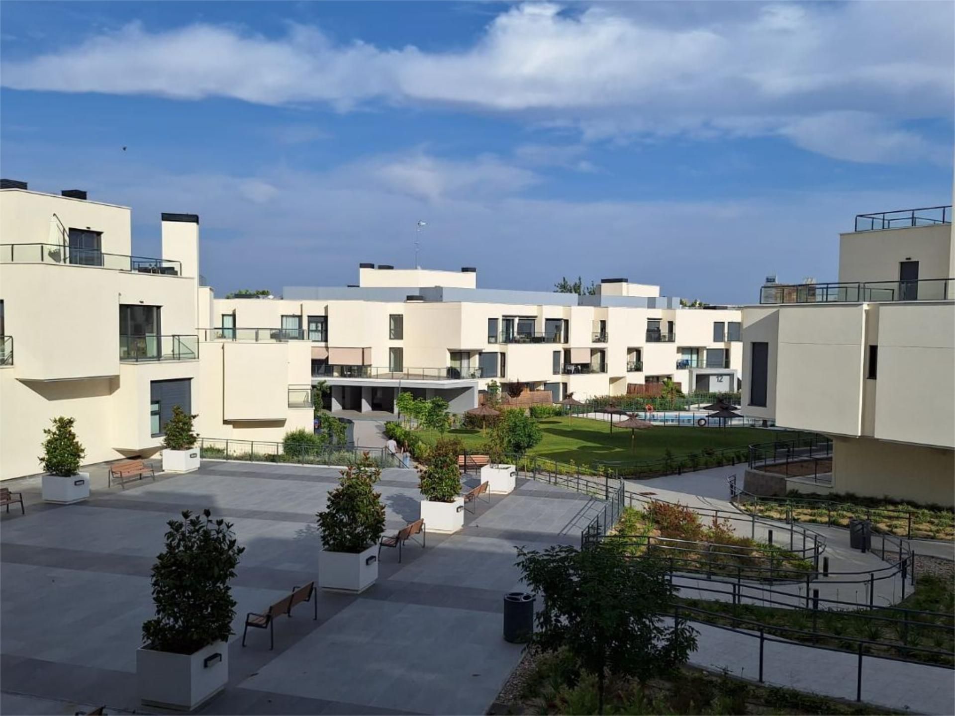 Flat to rent in Avenida del Camino de lo Cortao, 14, Polígono Industrial Sur