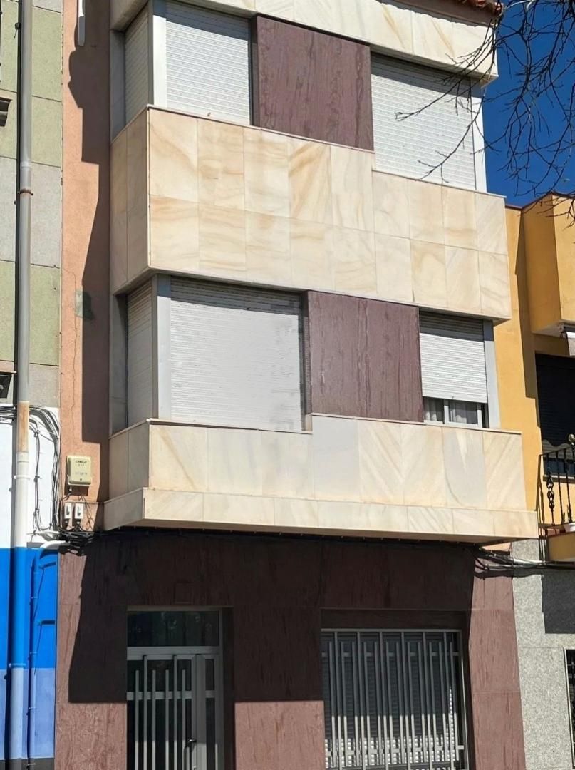 Vista exterior de Pis en venda en La Vall d'Uixó amb Terrassa