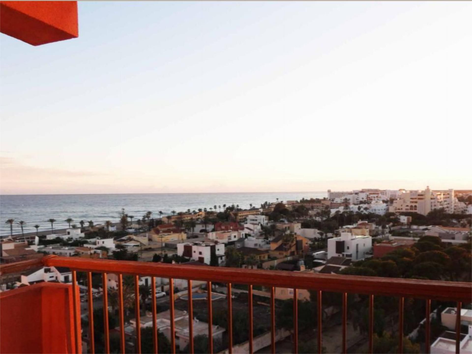 Vista exterior de Apartament en venda en Roquetas de Mar