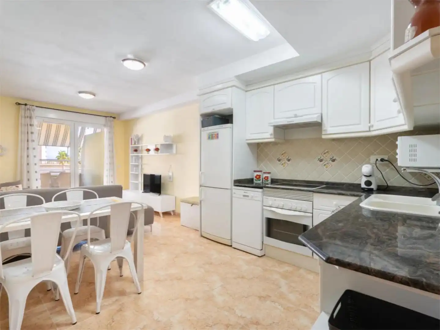 Apartamento de alquiler en Carrer del Nord, 3, Tavernes de la Valldigna Cocina de Apartamento de alquiler en Tavernes de la Valldigna
