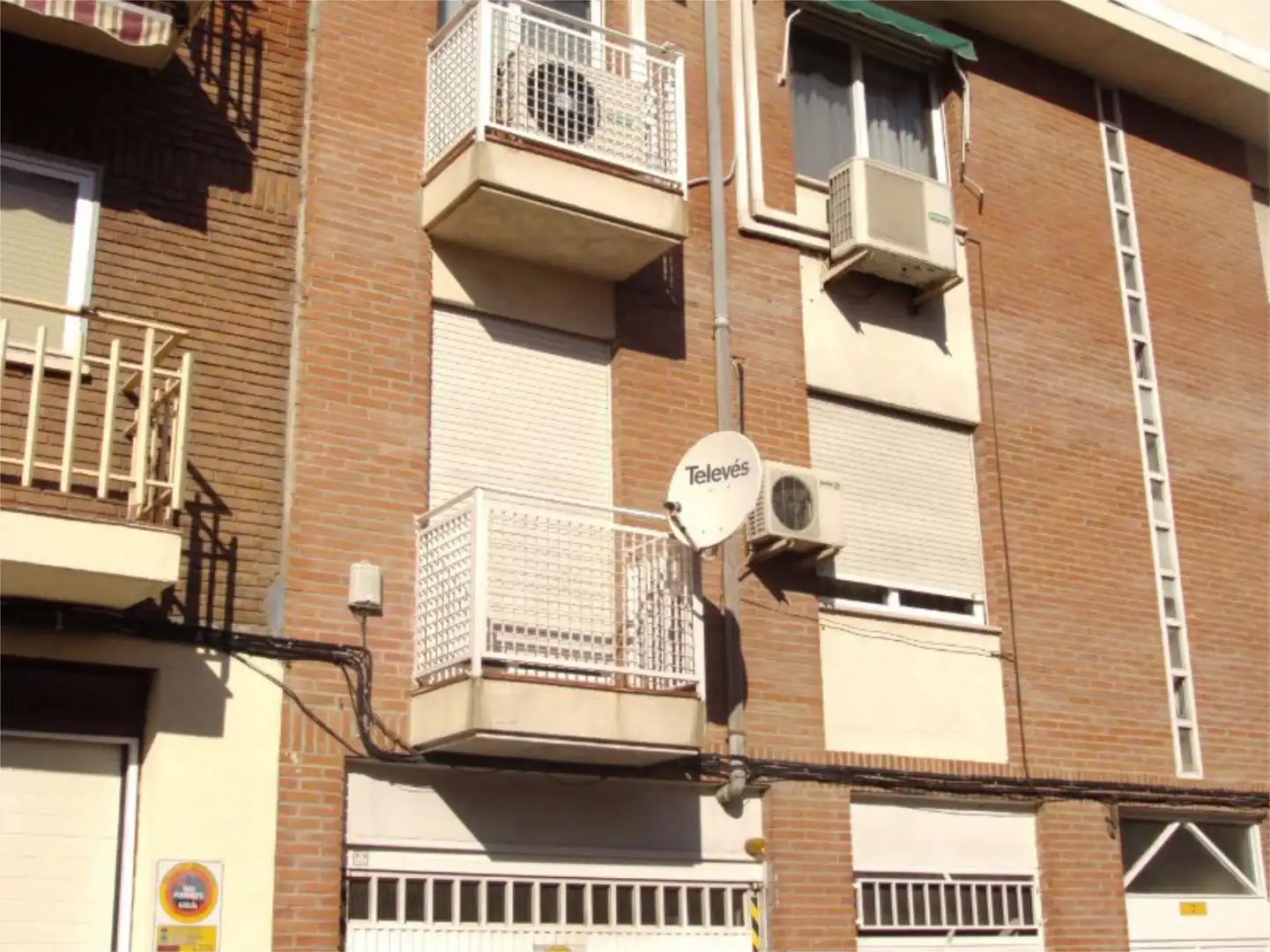 Pis en venda a Calle de la Huerta Chica, 7, Centro Vista exterior de Pis en venda en San Fernando de Henares amb Aire condicionat, Terrassa i Balcó