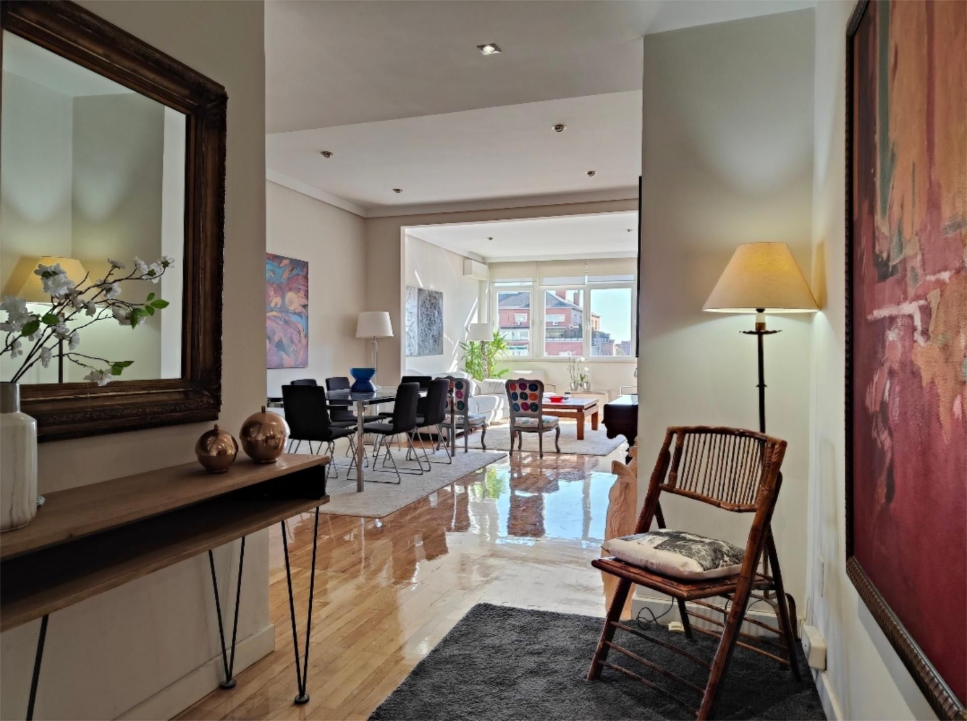 Sala d'estar de Pis de lloguer en  Madrid Capital amb Aire condicionat, Calefacció i Parquet