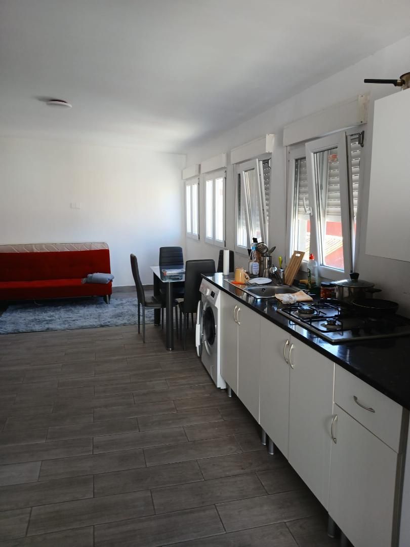 Cuina de Planta baixa per a compartir en La Línea de la Concepción amb Aire condicionat, Moblat i Forn