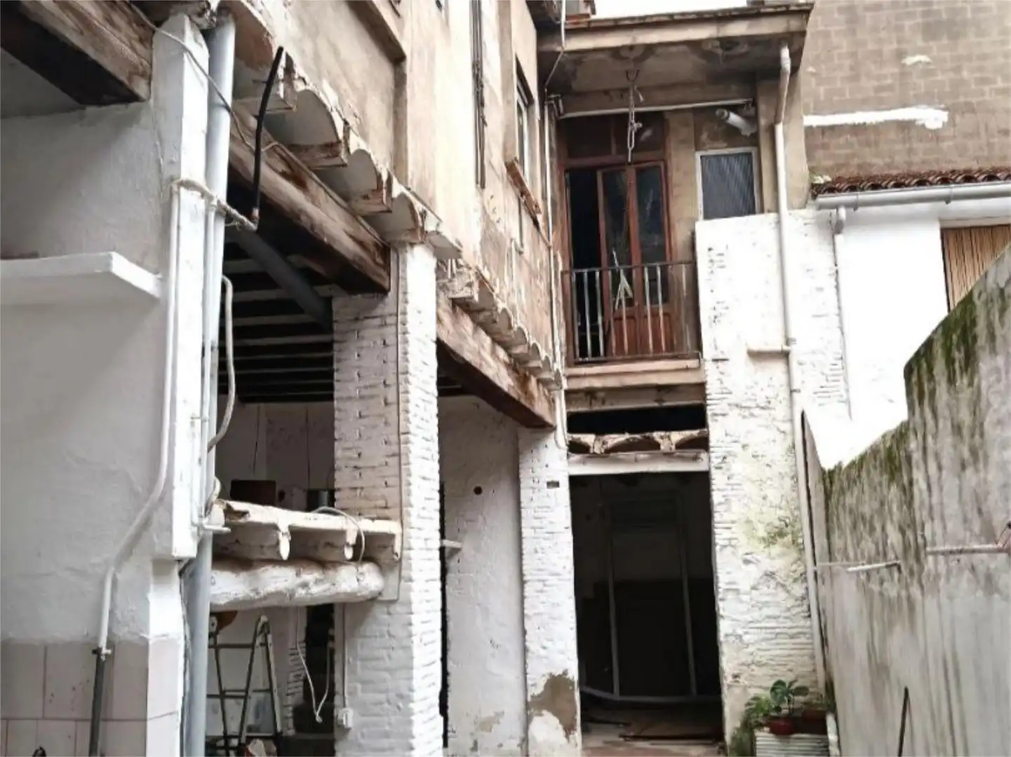 Casa adosada en venta en Carrer de Sant Antoni, 78, Carcaixent Vista exterior de Casa adosada en venta en Carcaixent con Terraza