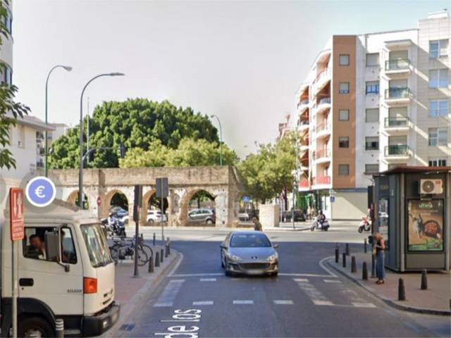 Piso en Venta en Calle Amador de los Ríos, 16 en La Calzada - La Florida