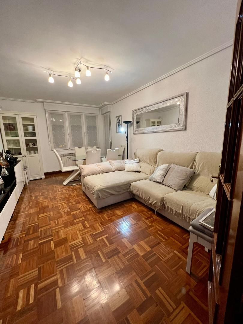 Wohnzimmer von Wohnung zum Verkauf in Vitoria - Gasteiz mit Balkon