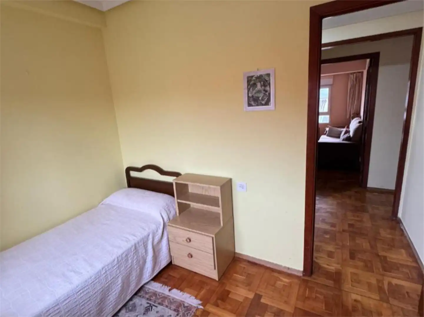 Dormitori de Pis de lloguer en Oviedo  amb Terrassa