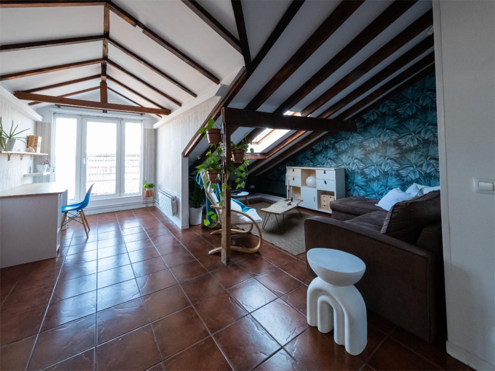 Pis de lloguer a Calle Magallanes, 25, Numancia - San Fernando Sala d'estar de Pis de lloguer en Santander amb Calefacció, Moblat i Balcó