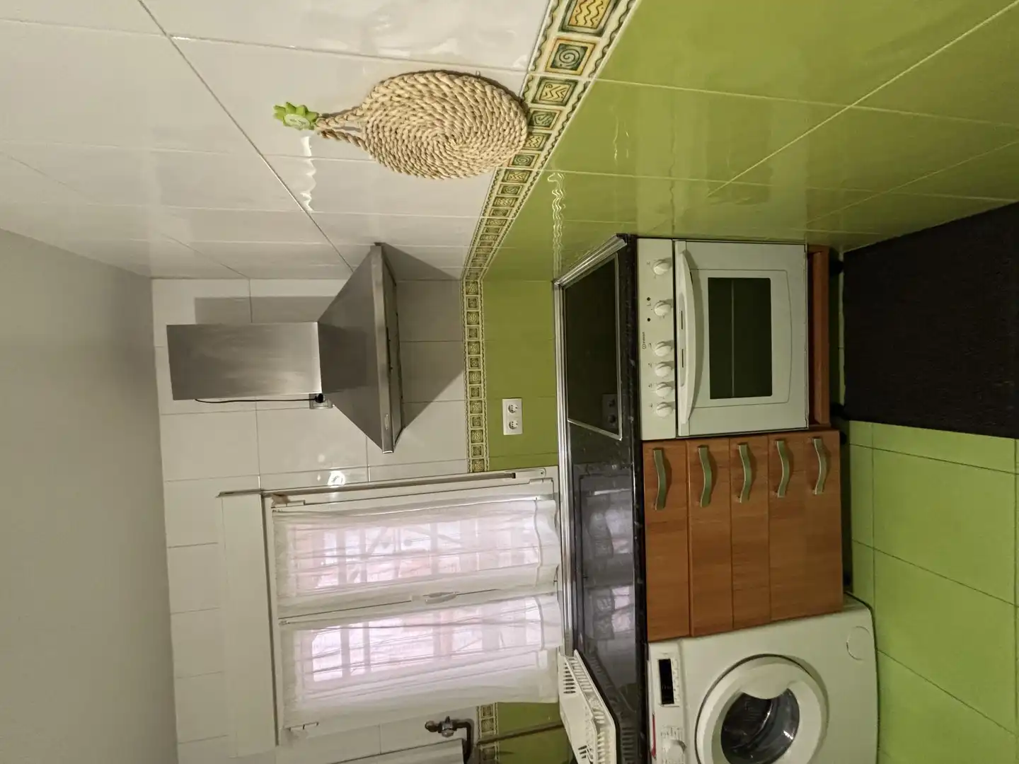 Cocina de Piso para compartir en León Capital  con Calefacción, Parquet y Amueblado