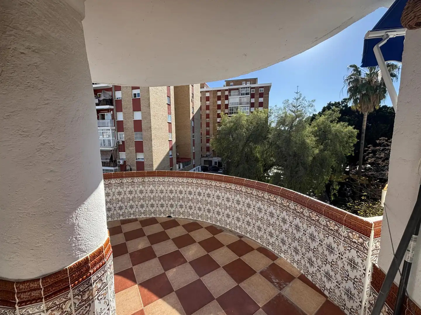 Vista exterior de Piso en venta en Mijas con Terraza y Balcón