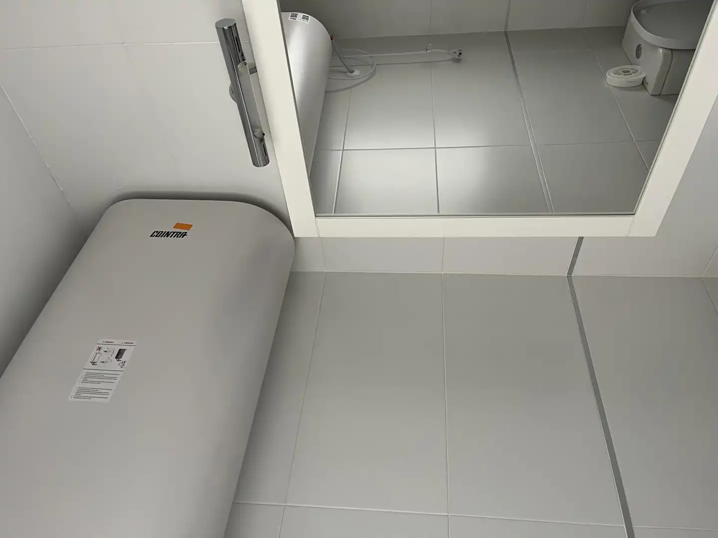 Baño de Apartamento en venta en  Granada Capital con Aire acondicionado y Balcón