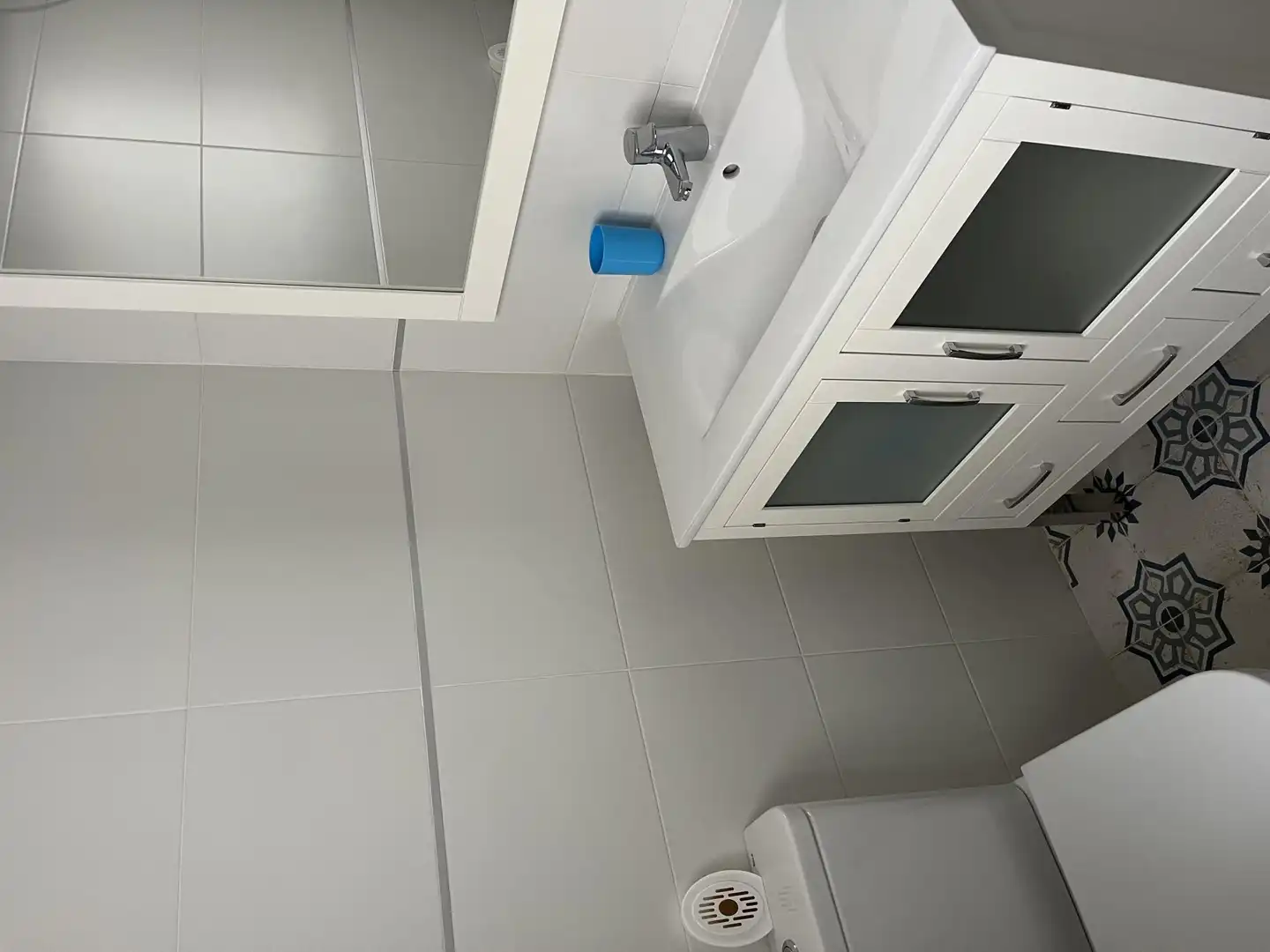 Baño de Apartamento en venta en  Granada Capital con Aire acondicionado y Balcón