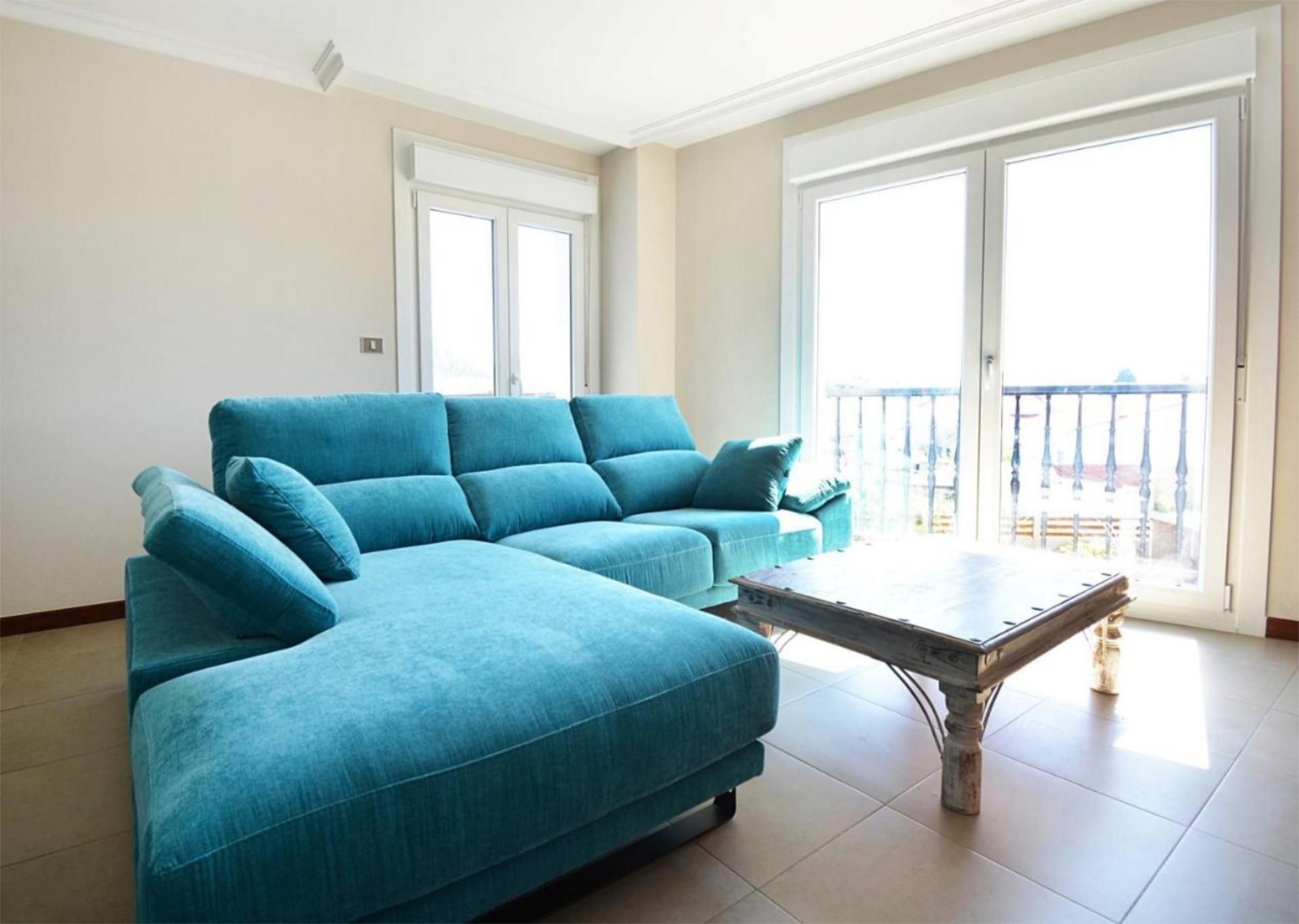 Living room of Flat to rent in O Grove    with Heating, Parquet flooring and Furnished