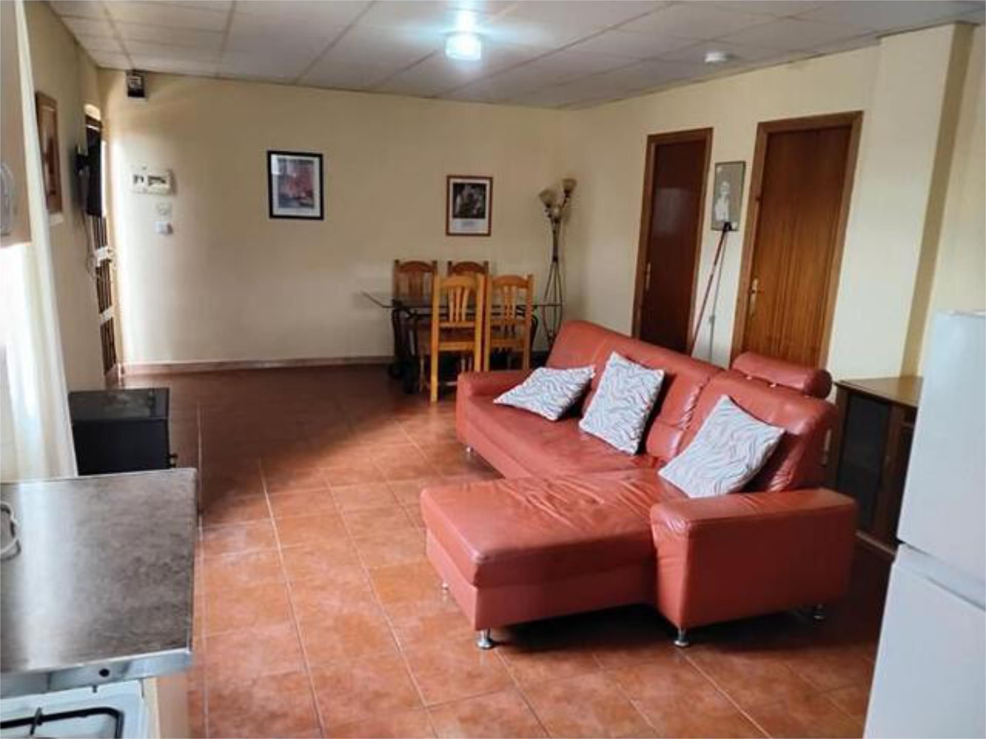 Sala d'estar de Casa adosada de lloguer en Tabernas amb Terrassa, Piscina i Moblat