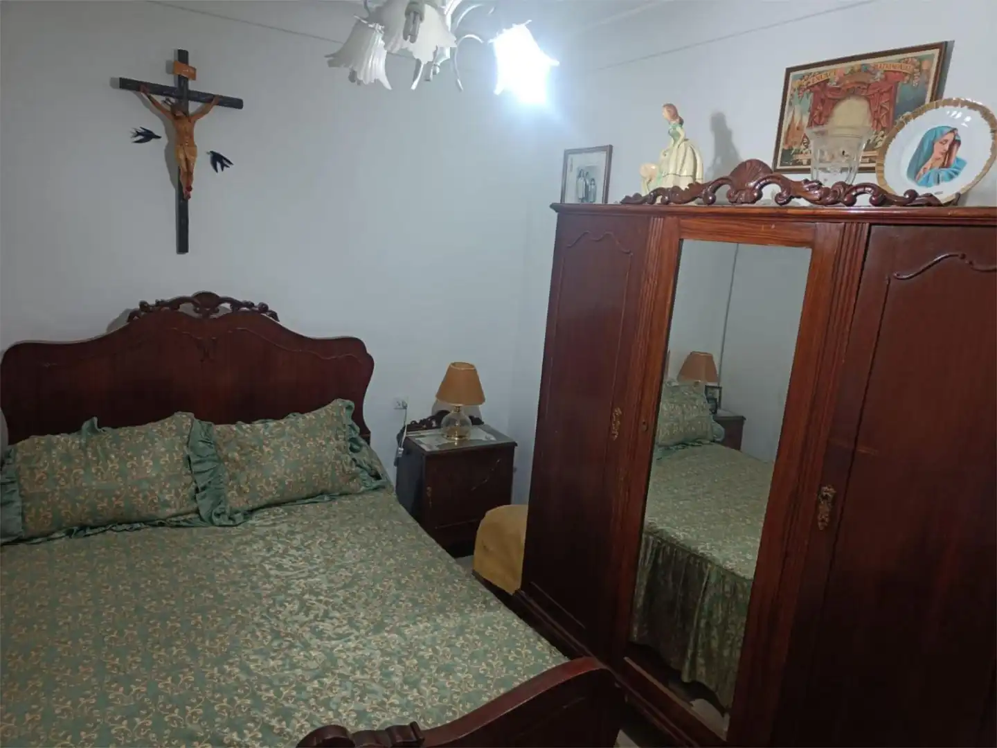 Casa adosada en venta en Avenida Guardia Civil, 1, Villafranca de los Barros Habitación de Casa adosada en venta en Villafranca de los Barros con Aire acondicionado, Terraza y Amueblado