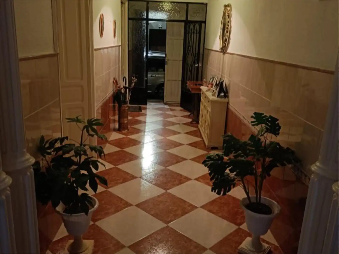 Casa adosada en venta en Avenida Guardia Civil, 1, Villafranca de los Barros Casa adosada en venta en Villafranca de los Barros con Aire acondicionado, Terraza y Amueblado