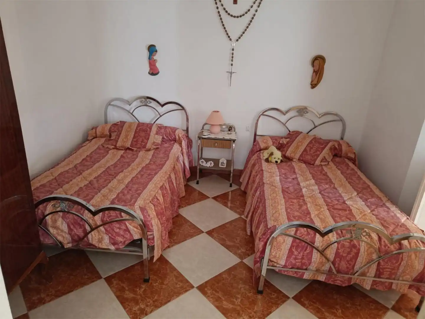 Casa adosada en venta en Avenida Guardia Civil, 1, Villafranca de los Barros Habitación de Casa adosada en venta en Villafranca de los Barros con Aire acondicionado, Terraza y Amueblado