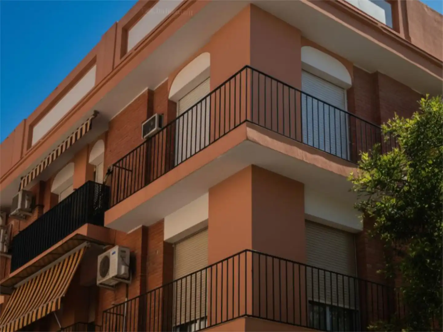 Wohnung zum Verkauf in Calle Ronda de la Manca, 13, Sta. Marina - San Andrés - San Pablo - San Lorenzo Außenansicht von Wohnung zum Verkauf in Córdoba mit Klimaanlage, Privatgarten und Terrasse