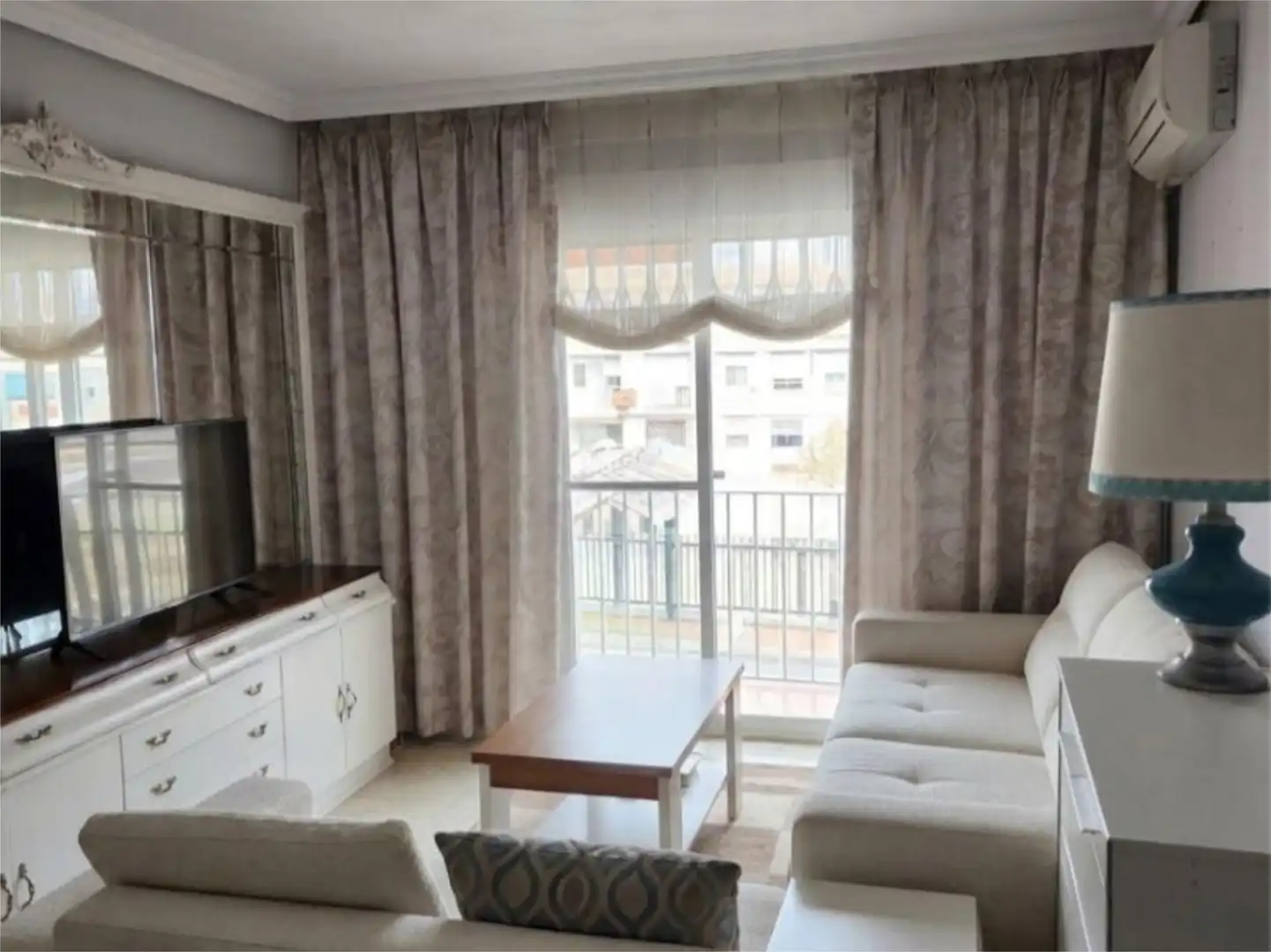 Dormitori de Pis en venda en  Córdoba Capital amb Aire condicionat, Terrassa i Balcó