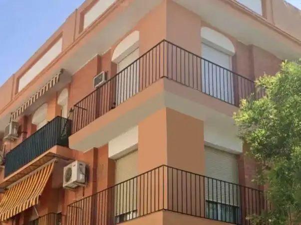 Flat for sale in Calle Ronda de la Manca, 13, Sta. Marina - San Andrés - San Pablo - San Lorenzo Exterior view of Flat for sale in Córdoba with Air Conditioner, Private garden and Terrace