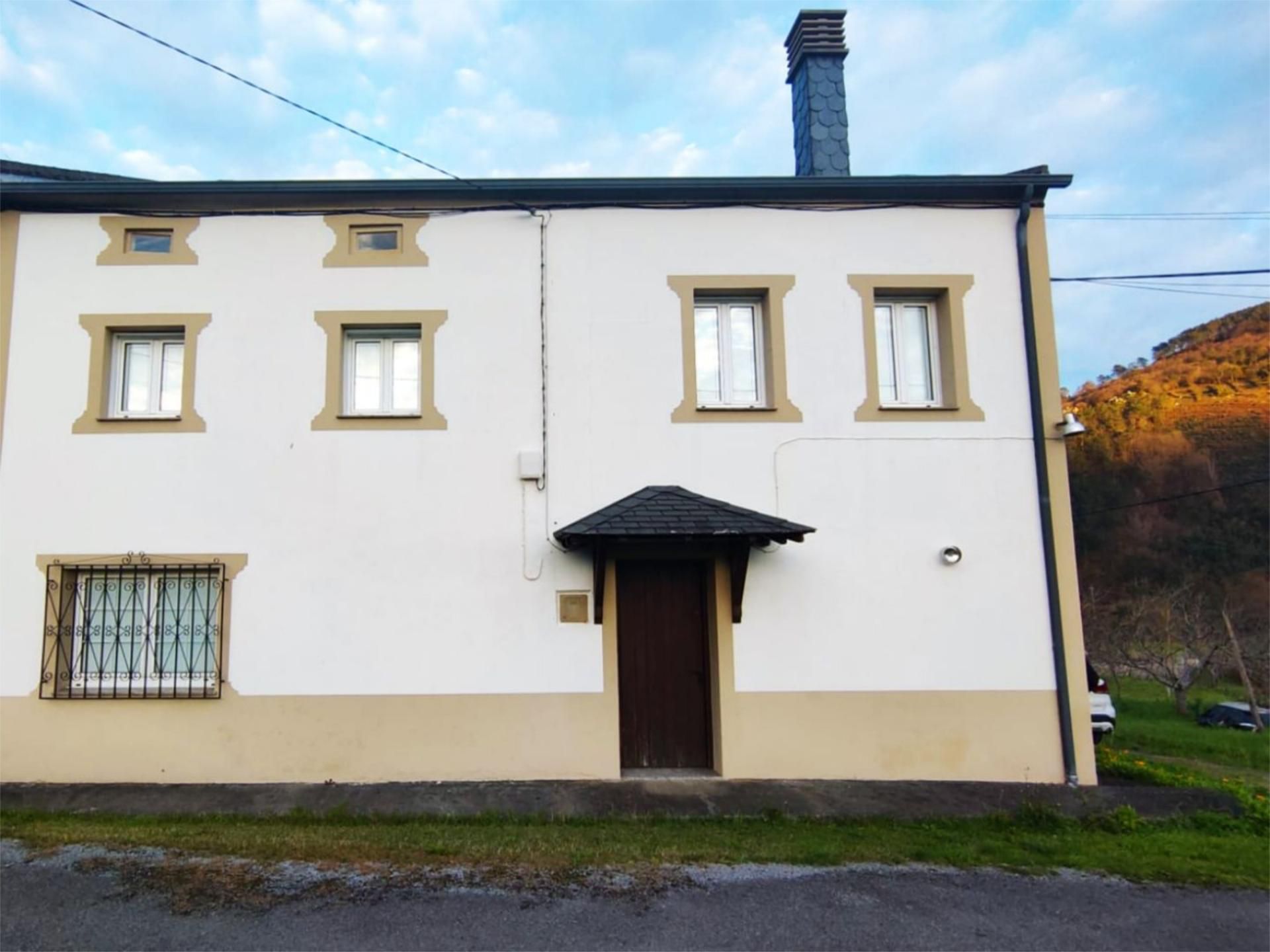 Vista exterior de Pis en venda en A Pontenova   amb Calefacció, Traster i Moblat