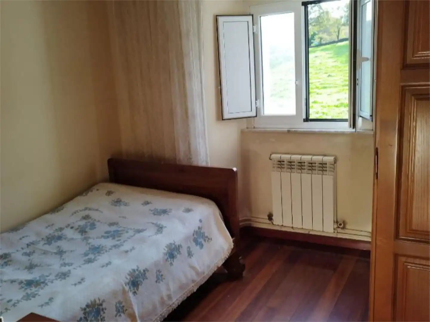 Piso en venta en Calle de Goyos, 2, A Pontenova Habitación de Piso en venta en A Pontenova con Calefacción, Trastero y Amueblado